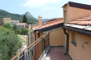 Properties for sale in Italy, on the Italian Rivieras, in the Italian Lakes and Tuscany.